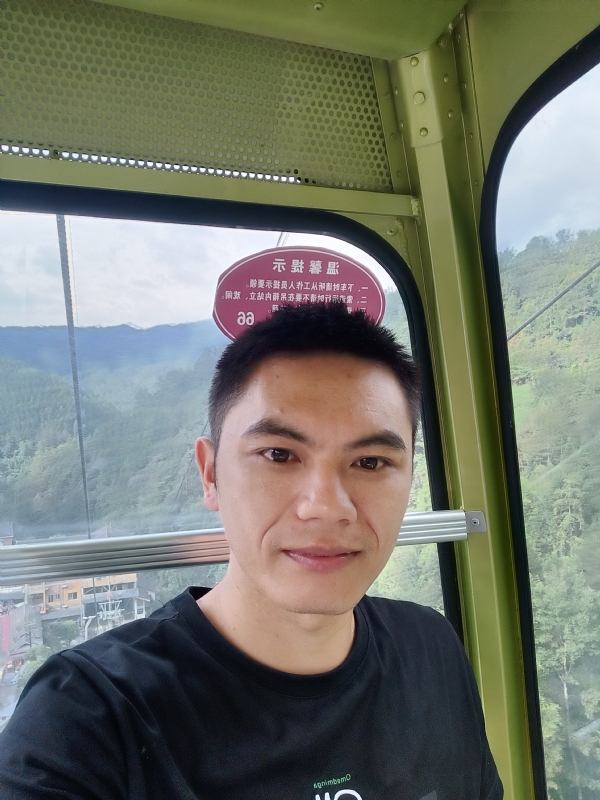 小鱼的第一张照片--广西闪婚服务中心