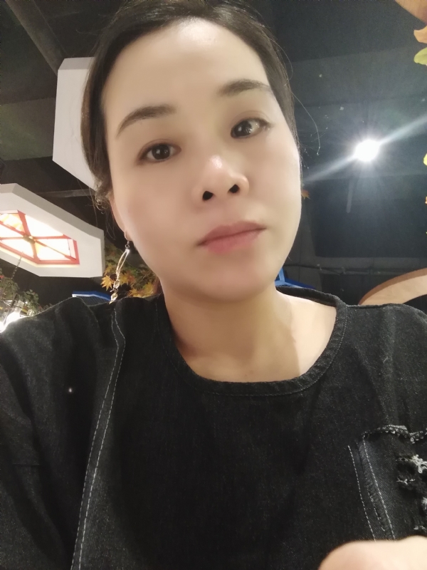 喜欢黑巧的第一张照片--广西闪婚服务中心
